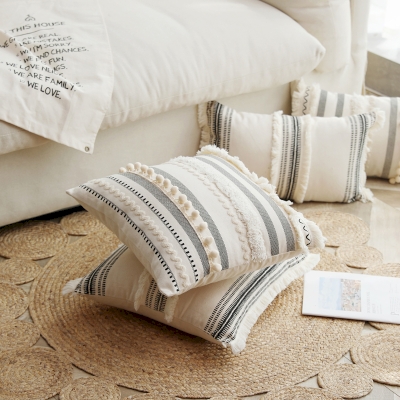 Coussin LANE, en Coton Écru avec Imprimé Noir, Tufté avec des Glands
