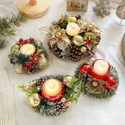 Bougeoir de Noël avec Couronne Décorative, Pommes de Pin et Boules Festives