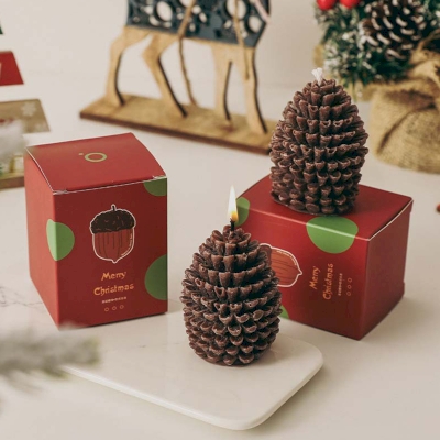 Bougie de Noël en Forme de Pomme de Pin, Cire Naturelle de Soja, Parfum Genévrier et Lavande