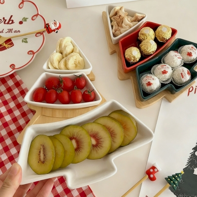 Plateau apéritif BORELY, 3 coupelles en céramique forme sapin avec support en bois