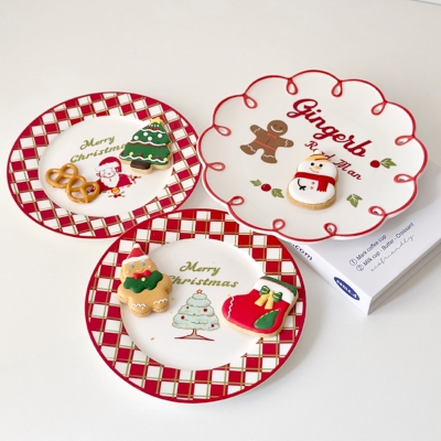 Service de table SUCRÉA, 4 pièces en céramique festive rouge à décors traditionnels de Noël