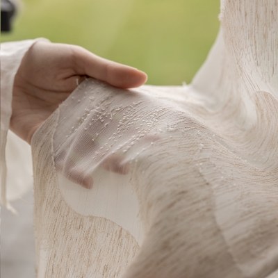 Tenda trasparente su misura NUAGELLE, tessuto effetto lino con effetto bruciato, motivo astratto a nuvole beige naturale.